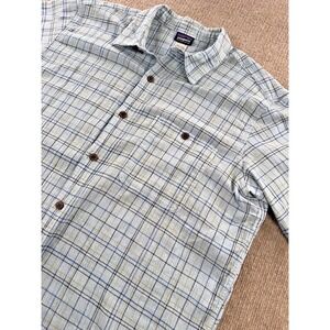 Patagonia Organic Cotton Men's Short Sleeve‎ Blue Plaid Button Up Shirt Large